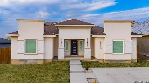 2713 Natalia Dr, Eagle Pass, TX 78852