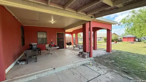 Exterior - 1558 Eidson Rd, Eagle Pass, TX 78852 photo 6 of 10