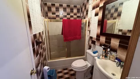 Bath - 1558 Eidson Rd, Eagle Pass, TX 78852 photo 2 of 2