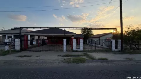 Exterior - 1558 Eidson Rd, Eagle Pass, TX 78852 photo 3 of 10