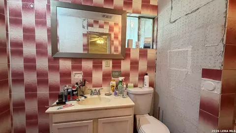 Bath - 1558 Eidson Rd, Eagle Pass, TX 78852 photo 1 of 2