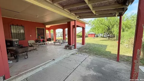 Exterior - 1558 Eidson Rd, Eagle Pass, TX 78852 photo 8 of 10