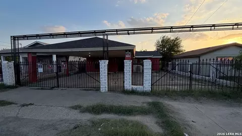 Exterior - 1558 Eidson Rd, Eagle Pass, TX 78852 photo 2 of 10
