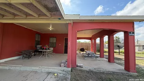 Exterior - 1558 Eidson Rd, Eagle Pass, TX 78852 photo 7 of 10