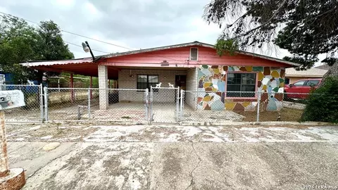 838 Medina St, Eagle Pass, TX 78852