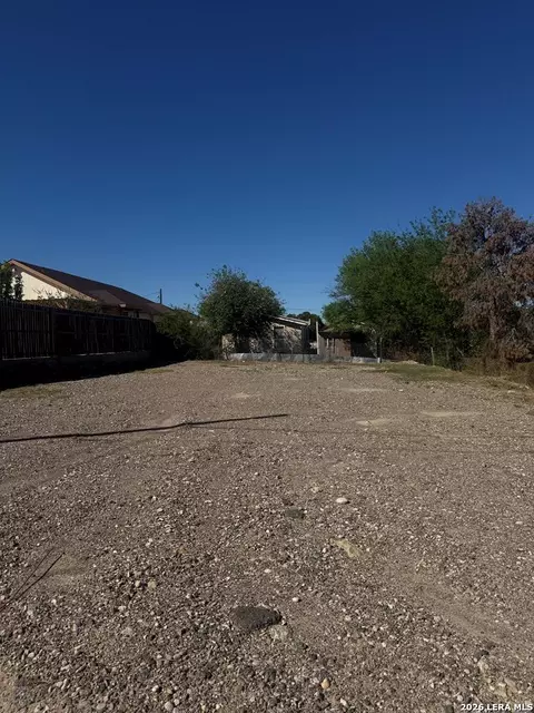 849 Callejon Nevisca, Eagle Pass, TX 78852 photo 5