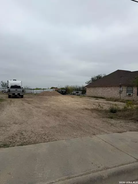 209 Nogal St, Eagle Pass, TX 78852