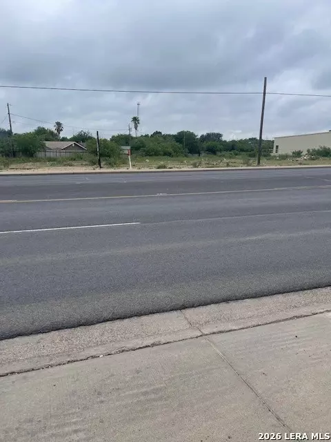 Undisclosed, Eagle Pass, TX 78852 photo 2