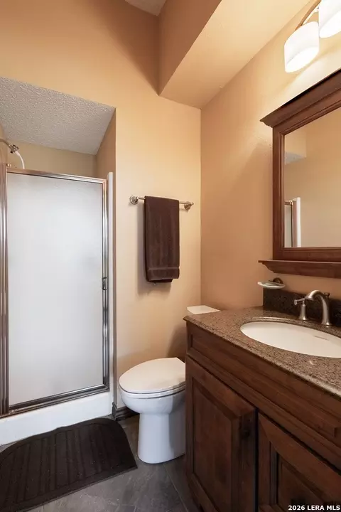 Bath - 2476 N Anejo, Eagle Pass, TX 78852 photo 6 of 9