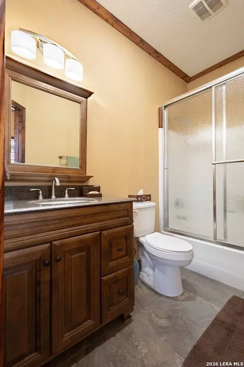 Bath - 2476 N Anejo, Eagle Pass, TX 78852 photo 3 of 9