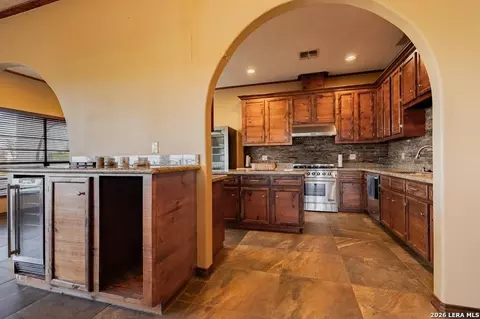 Kitchen - 2476 N Anejo, Eagle Pass, TX 78852 photo 2 of 5