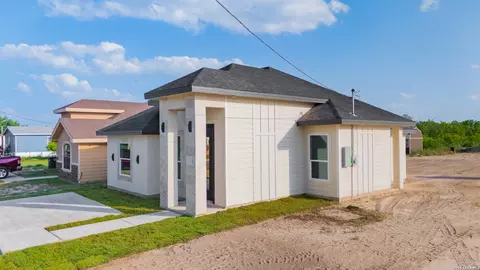 Exterior - 42 Dub Dr, Eagle Pass, TX 78852 photo 3 of 3