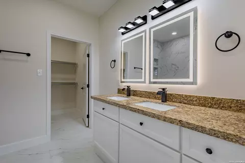 Bath - 42 Dub Dr, Eagle Pass, TX 78852 photo 1 of 8
