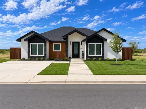 2283 Rio Sabinas Dr, Eagle Pass, TX 78852