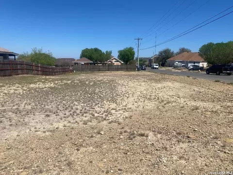 2007 Lucino Loop, Eagle Pass, TX 78852