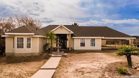 626 Wild Wood Dr, Eagle Pass, TX 78852