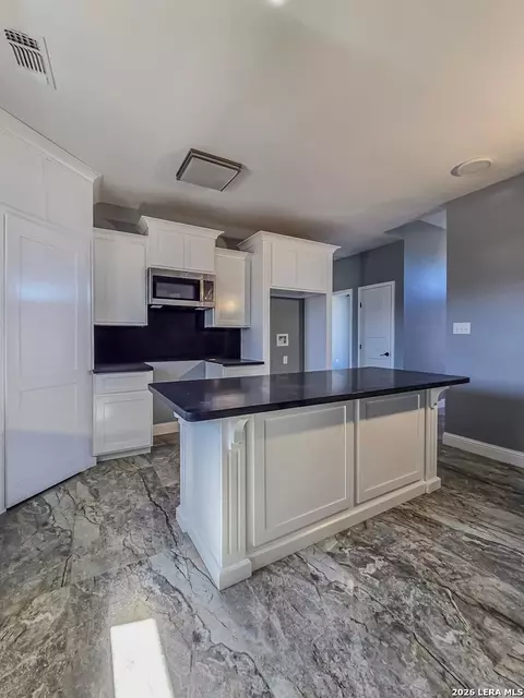Kitchen - 2870 Garden Vw, Eagle Pass, TX 78852 photo 3 of 7