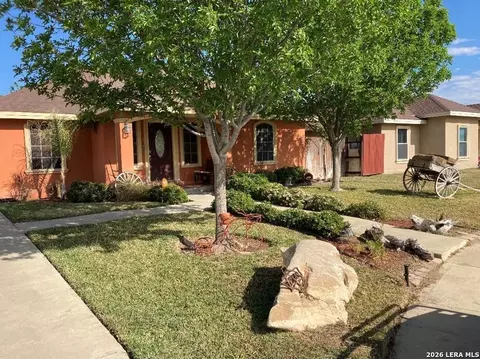 Exterior - 1796 Amanda Ln, Eagle Pass, TX 78852 photo 3 of 10