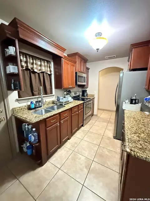 Kitchen - 1796 Amanda Ln, Eagle Pass, TX 78852 photo 2 of 4