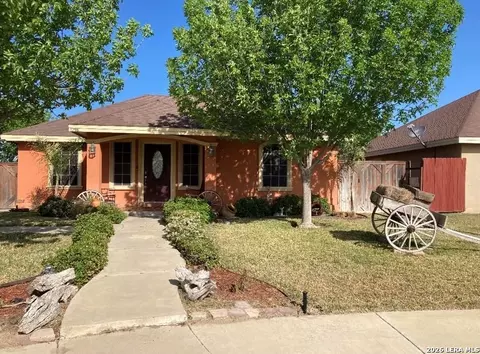 Exterior - 1796 Amanda Ln, Eagle Pass, TX 78852 photo 2 of 10