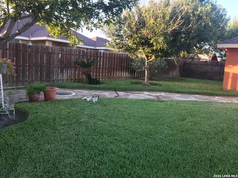 Exterior - 1796 Amanda Ln, Eagle Pass, TX 78852 photo 7 of 10