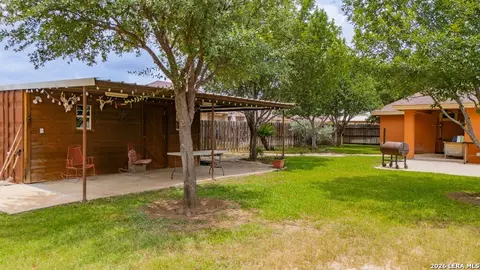 Exterior - 1796 Amanda Ln, Eagle Pass, TX 78852 photo 9 of 10