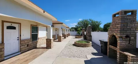 578 Memo Robinson Rd, Eagle Pass, TX 78852