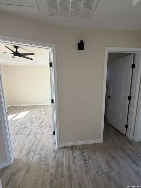 Entry Way - 205 Ghost Rider, Eagle Pass, TX 78852 photo 1 of 1