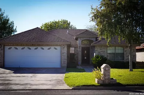 1322 Camarinos Dr, Eagle Pass, TX 78852