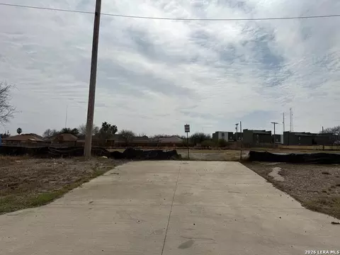 2399 Main St, Eagle Pass, TX 78852 photo 10
