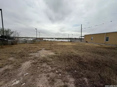 2399 Main St, Eagle Pass, TX 78852 photo 6