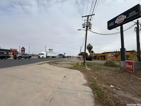 2399 Main St, Eagle Pass, TX 78852 photo 7