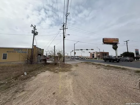 2399 Main St, Eagle Pass, TX 78852 photo 8