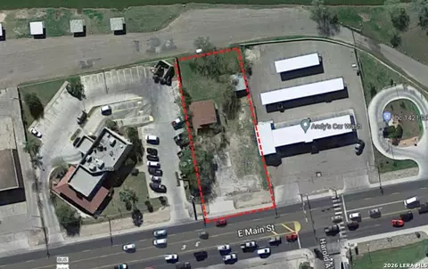 2399 Main St, Eagle Pass, TX 78852 photo 2