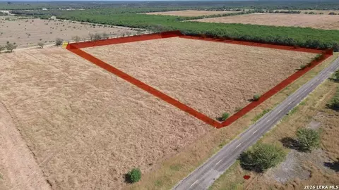 3232 Fm 1590, Quemado, TX 78877