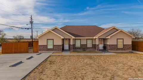 47 Wagon Wheel Rd, Eagle Pass, TX 78852