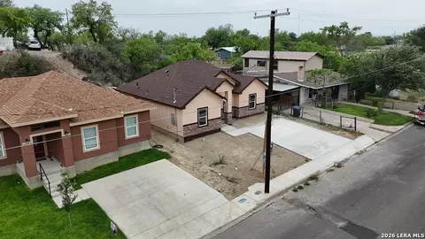 View/Area - 1956 Quarry St, Eagle Pass, TX 78852 photo 5 of 11