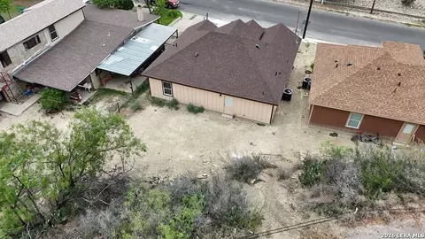 View/Area - 1956 Quarry St, Eagle Pass, TX 78852 photo 7 of 11