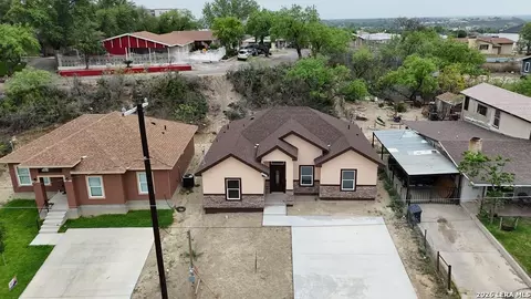 View/Area - 1956 Quarry St, Eagle Pass, TX 78852 photo 6 of 11