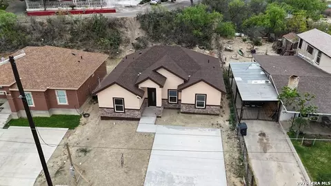 View/Area - 1956 Quarry St, Eagle Pass, TX 78852 photo 2 of 11