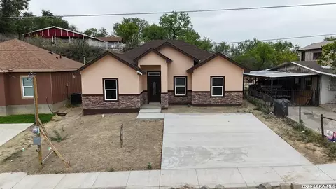 1956 Quarry St, Eagle Pass, TX 78852