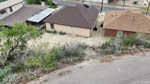 View/Area - 1956 Quarry St, Eagle Pass, TX 78852 photo 9 of 11