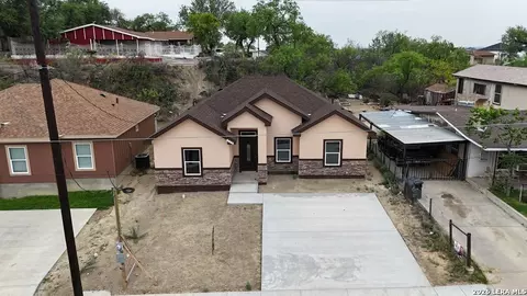 View/Area - 1956 Quarry St, Eagle Pass, TX 78852 photo 1 of 11