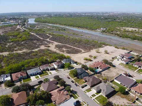 View/Area - 1612 Rio Vista Dr, Eagle Pass, TX 78852 photo 8 of 8