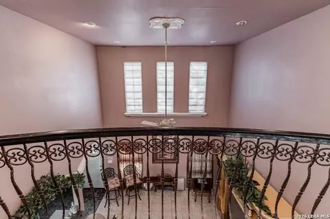 Entry Way - 1612 Rio Vista Dr, Eagle Pass, TX 78852 photo 8 of 10