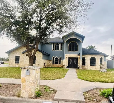 1612 Rio Vista Dr, Eagle Pass, TX 78852