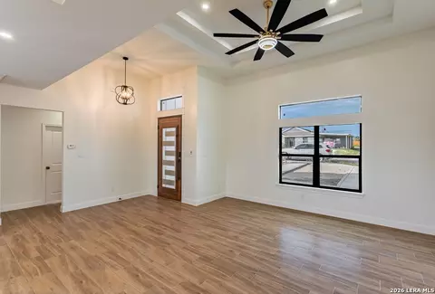 4142 Buck Dr, Eagle Pass, TX 78852 photo 4