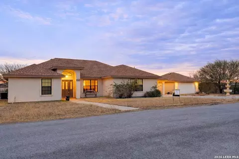100 Shadow Mtn, Del Rio, TX 78840