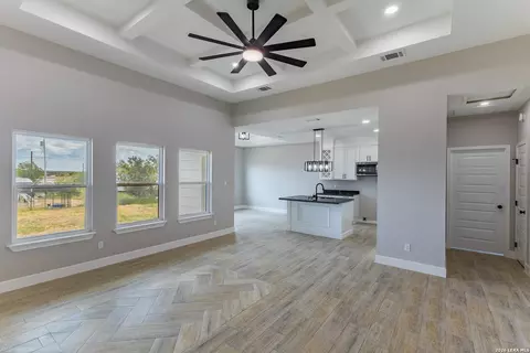 Living - 183 Pleasant Dr, Eagle Pass, TX 78852 photo 3 of 4