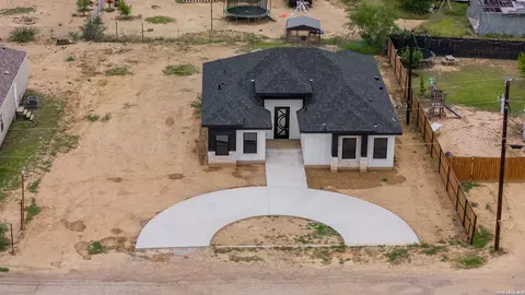View/Area - 183 Pleasant Dr, Eagle Pass, TX 78852 photo 2 of 3